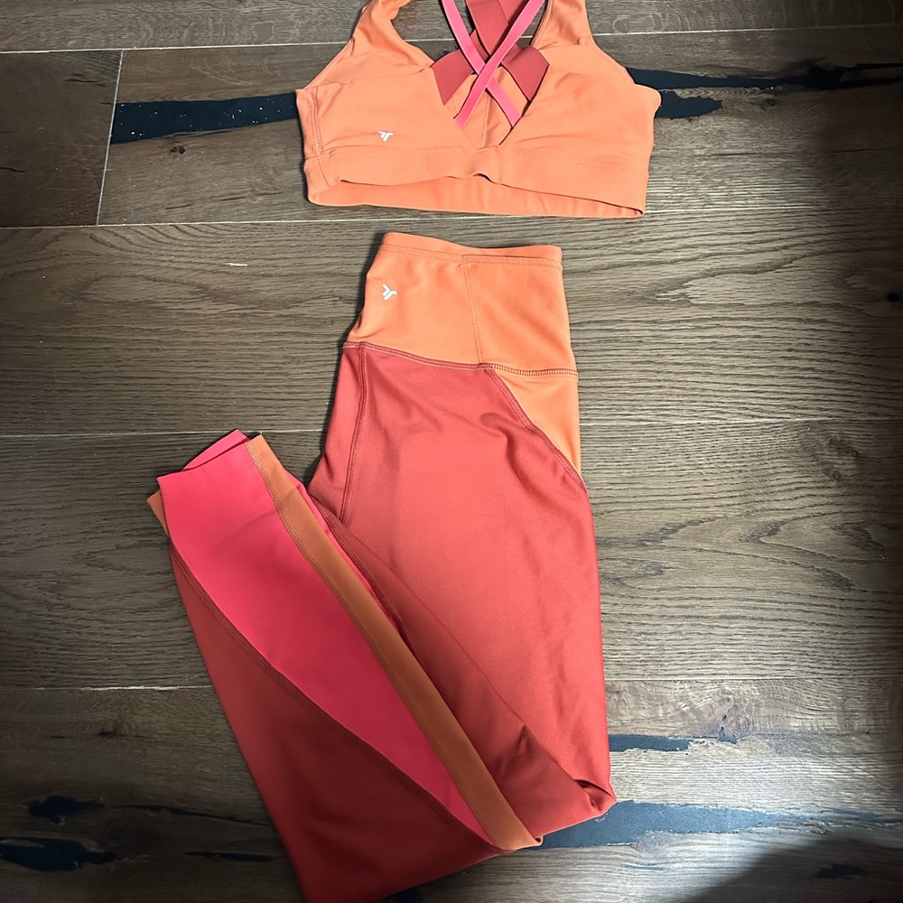 Orange workout set - Picture 3 of 3
